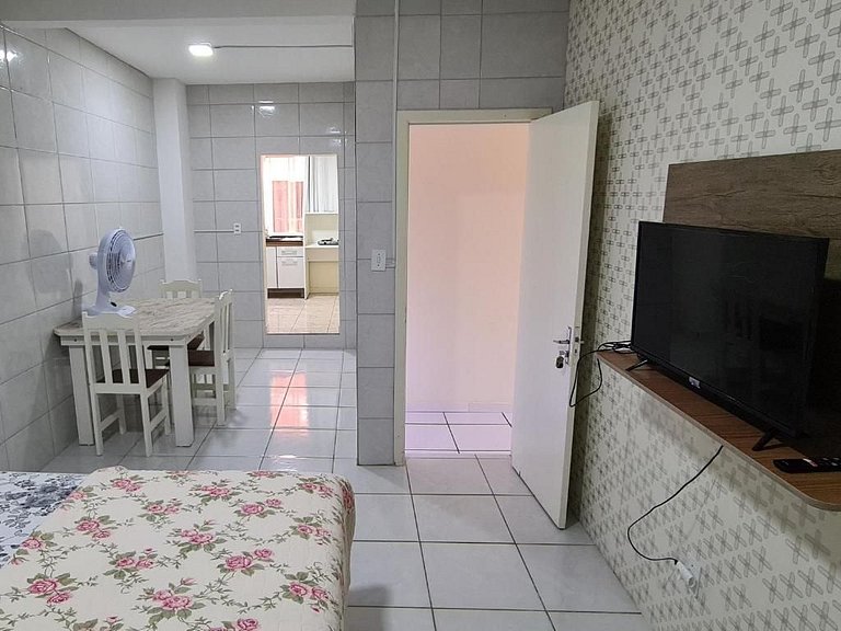 Loft no Centro com Cozinha Compacta, Netflix e Ar