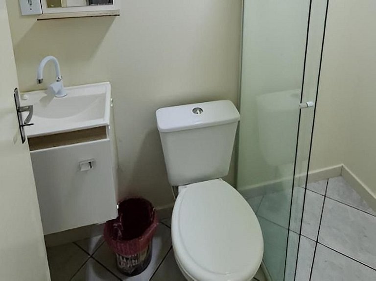 Apartamento inteiro privativo 2 quartos no Centro, com ar co