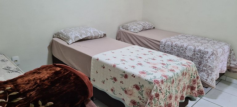 Apartamento inteiro privativo 2 quartos no Centro, com ar co