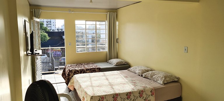 Loft no Centro com ar cond., Netflix e cozinha